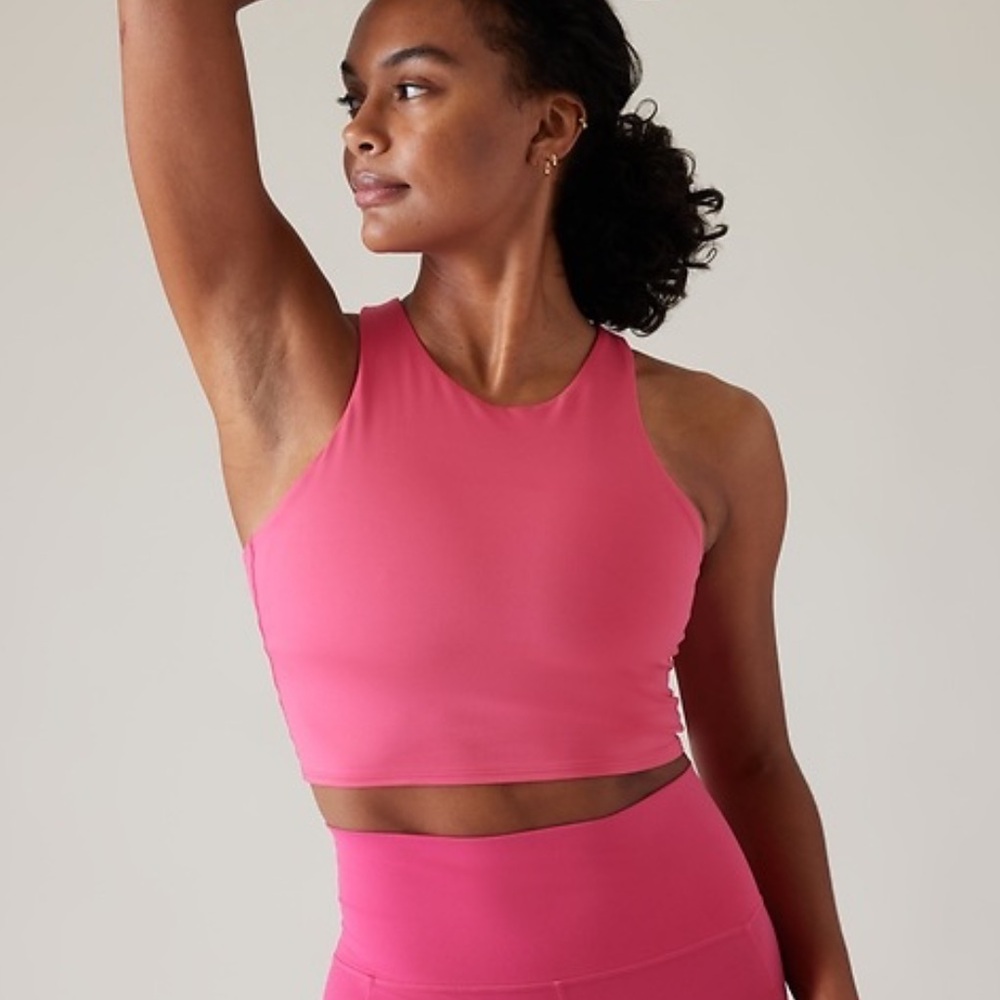Athleta Conscious Crop